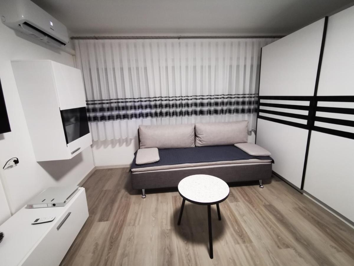 Ema Studio Apartman Karlovac Eksteriør bilde