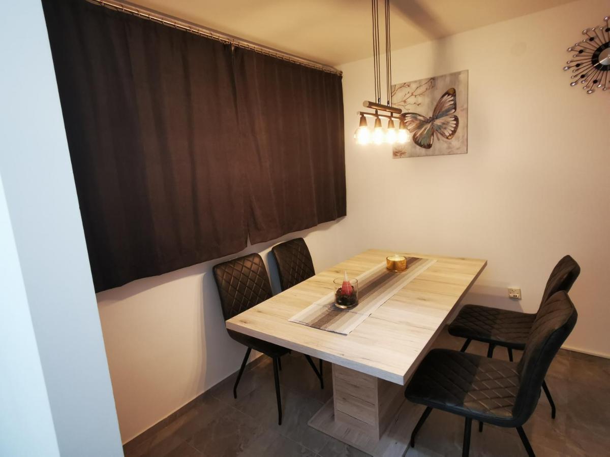 Ema Studio Apartman Karlovac Eksteriør bilde