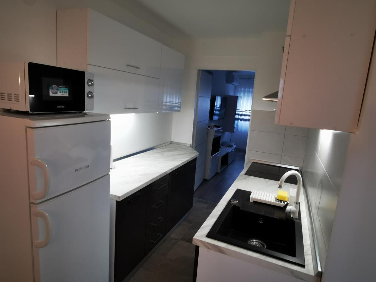 Ema Studio Apartman Karlovac Eksteriør bilde