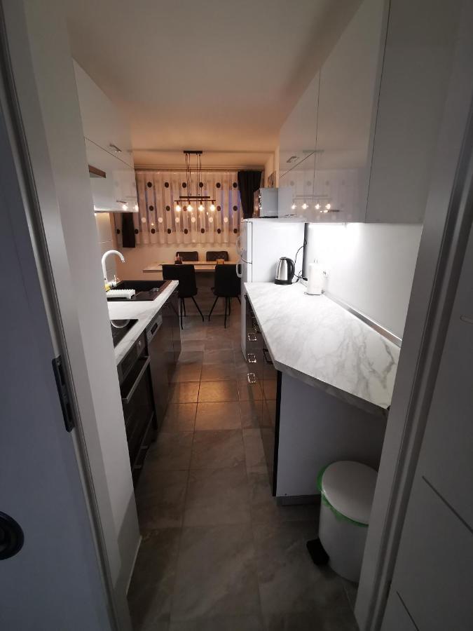 Ema Studio Apartman Karlovac Eksteriør bilde