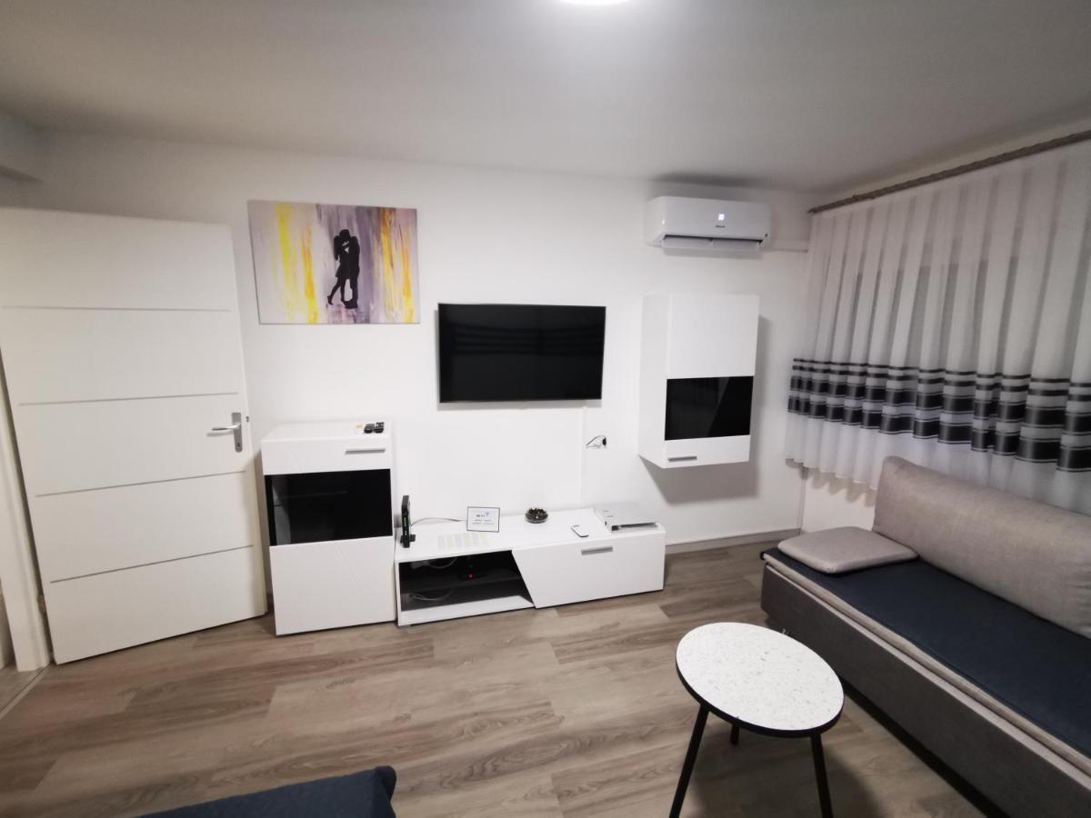 Ema Studio Apartman Karlovac Eksteriør bilde