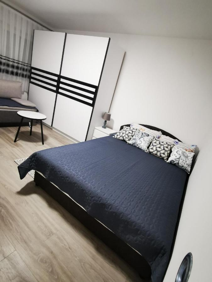 Ema Studio Apartman Karlovac Eksteriør bilde