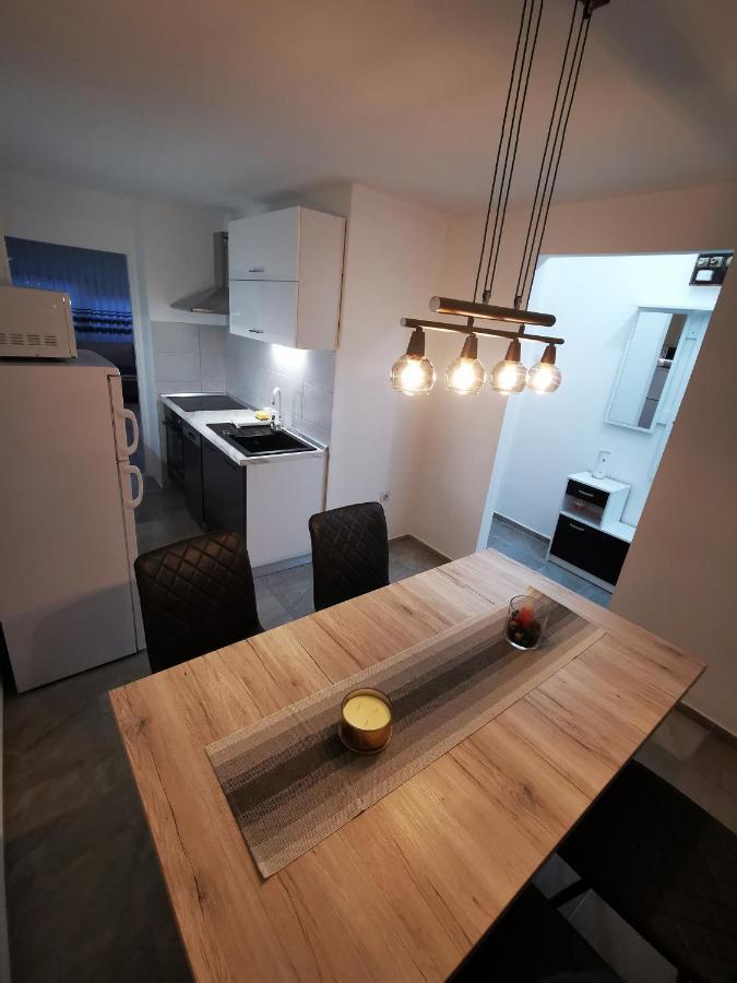 Ema Studio Apartman Karlovac Eksteriør bilde